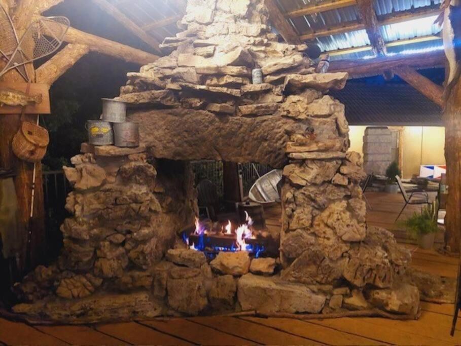 Stonegate Lodge Bed, Wifi, 50In Roku Tv, Salt Water Pool Room #109 Eureka Springs Esterno foto