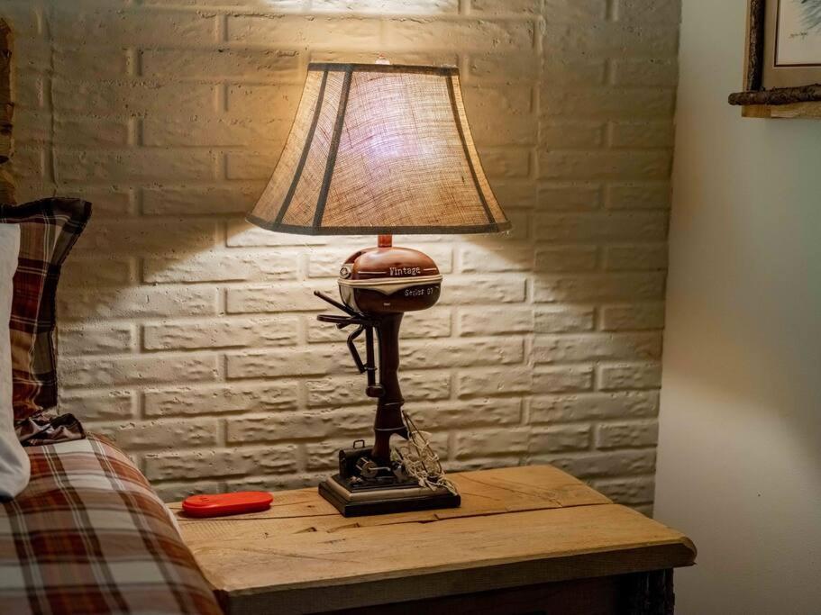 Stonegate Lodge Bed, Wifi, 50In Roku Tv, Salt Water Pool Room #109 Eureka Springs Esterno foto