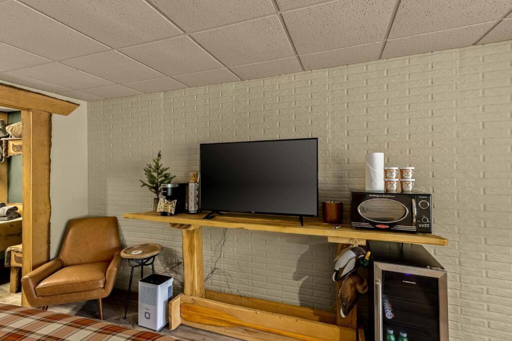 Stonegate Lodge Bed, Wifi, 50In Roku Tv, Salt Water Pool Room #109 Eureka Springs Esterno foto
